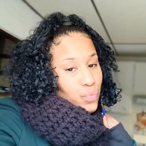 Meet your Posher, Julissa